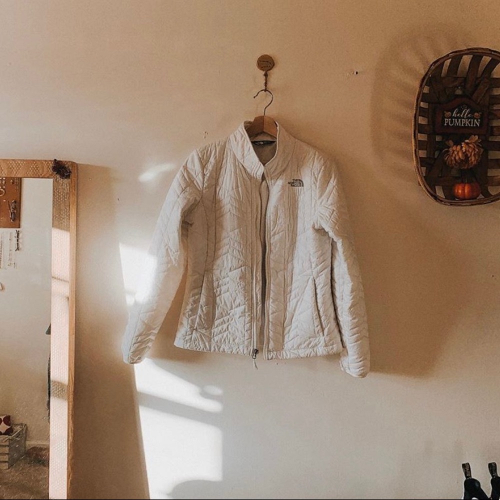 SOLD ON DIFF PLATFORM White North Face Coat